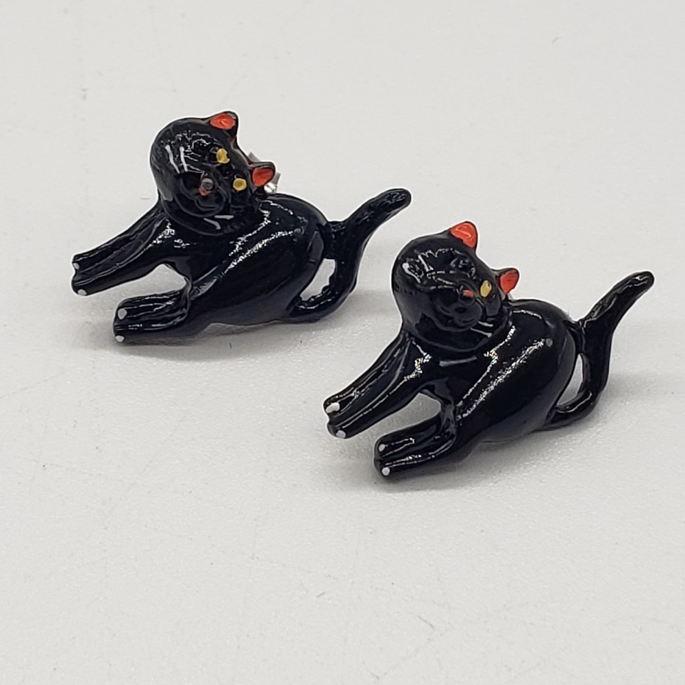 Vintage Enamel Halloween Black Cat stud earrings
